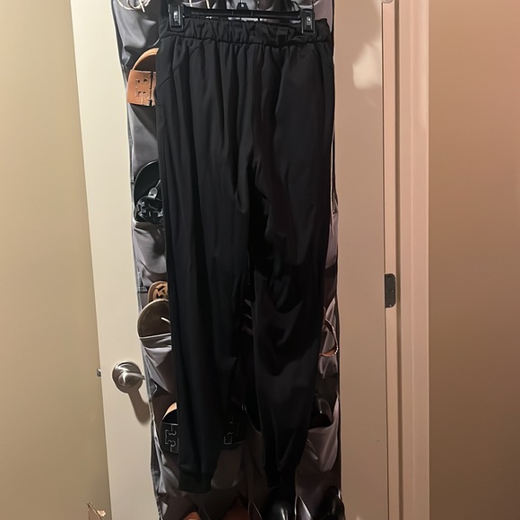 Stretch High-Rise Jogger
Full Length Size 6 Black in color - Picture 2 of 2